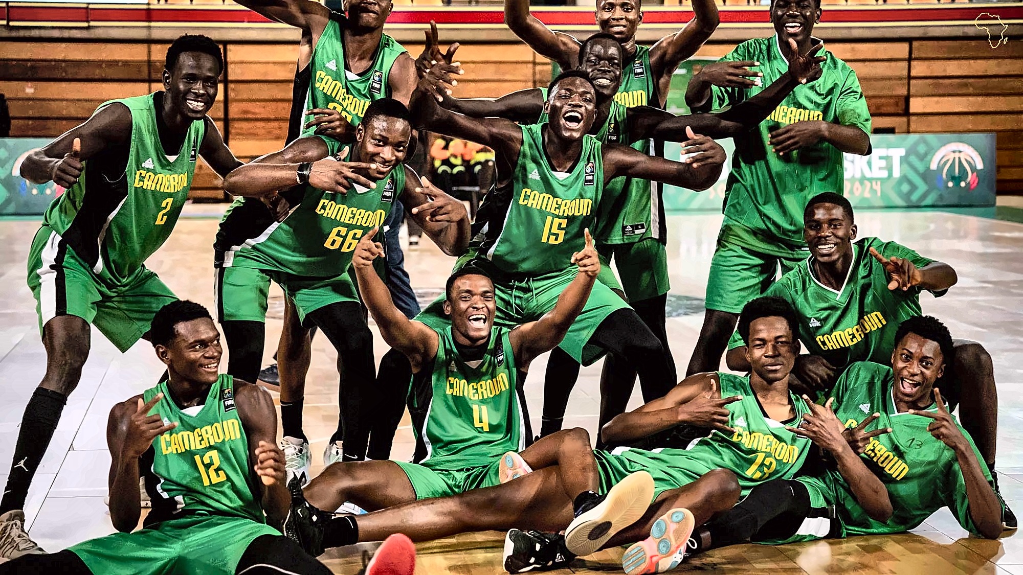 Lions U18 Cameroun célèbrent leur médaille d'argent à l'AfroBasket U18 2024