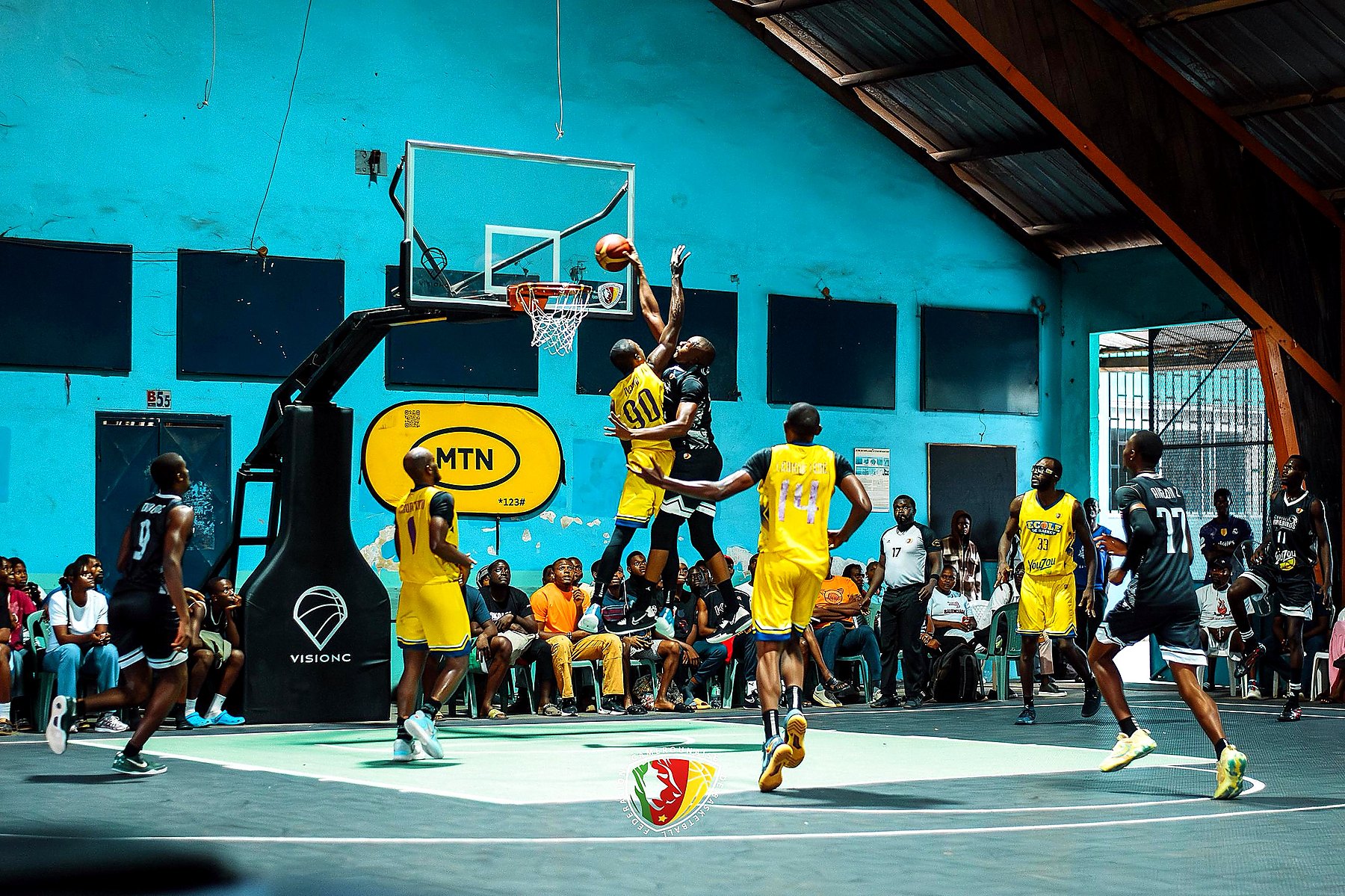Action de match dans le gymnase MTN · Youzou Élite One Messieurs 2026
